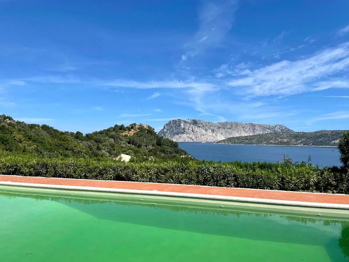 Villetta Con Giardino Punta Est Capo Coda Cavallo Villa