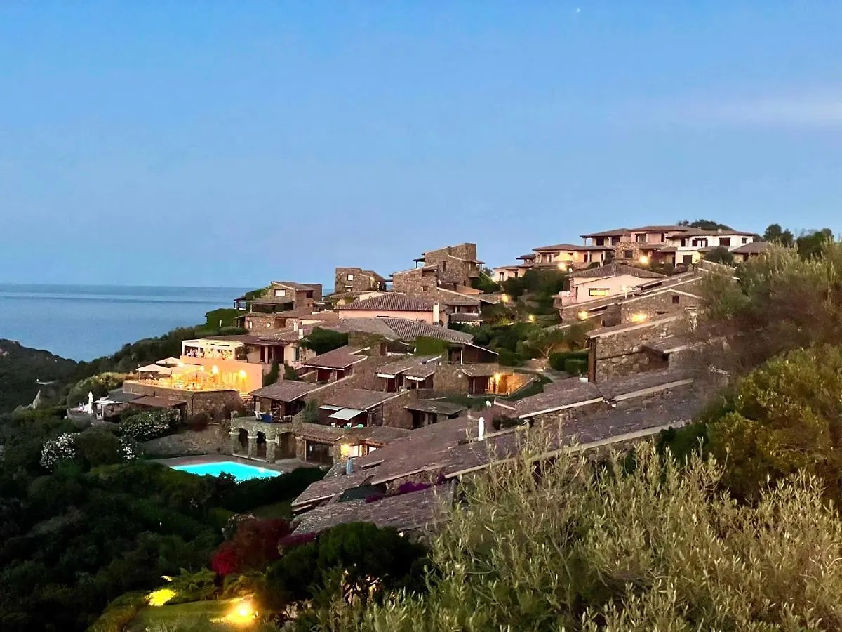 Villetta Con Giardino Punta Est Capo Coda Cavallo
